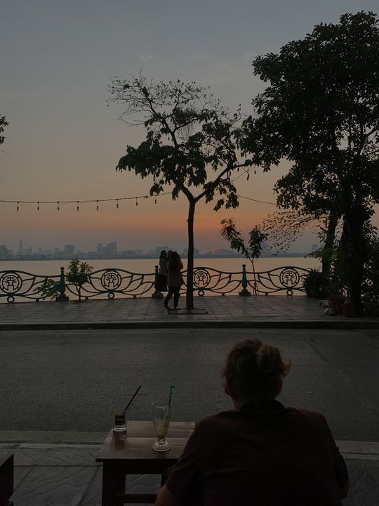 Trốn tất cả một hôm để từ nay anh không còn phải trốn nữa