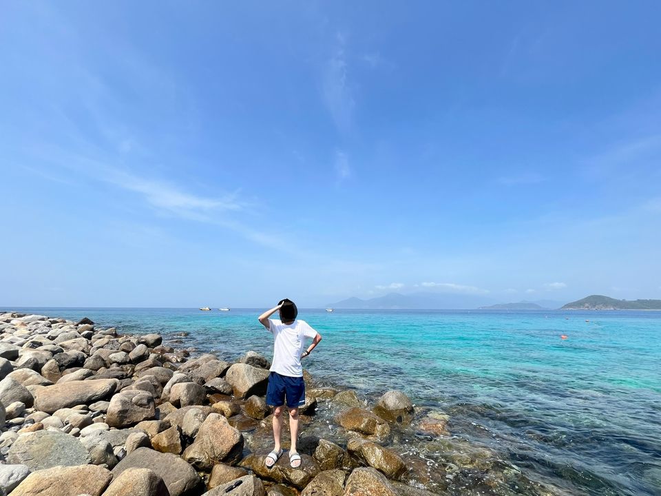 Nước trong thấy đáy luôn