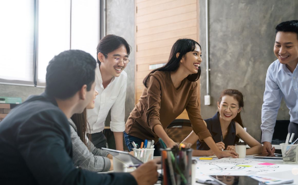 “Tiếng cười như… nêm gia vị: vừa đủ, đừng quá tay nếu không thành… mặn cay.”