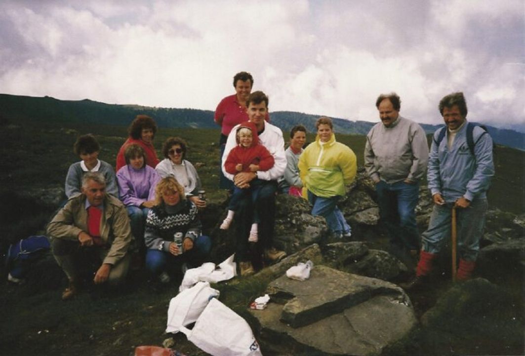 Cùng bạn bè và gia đình trong chuyến đi sưu tầm ở Áo năm 1988. Ảnh lưu trữ của Gerhard Wagner.