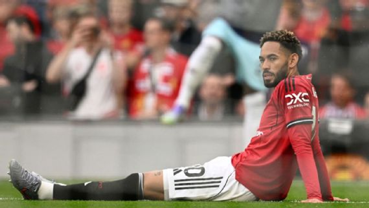 Cunha chấn thương trong trận gặp Burnley