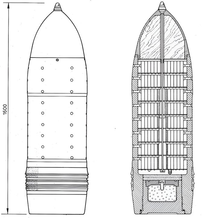 Đạn thường 46cm loại AA 'San Shiki' Model 3. Loại đạn này ban đầu được thiết kế và chế tạo với vai trò phòng không, hoạt động như một đạn “shotgun” gây cháy. Đạn được trang bị 900 ống gây cháy (thermite bọc cao su) và 600 thanh thép. Đạn sử dụng ngòi nổ định thời, được cài đặt để kích nổ ở độ cao thích hợp; khi đó, 1.500 ống gây cháy và các thanh thép sẽ phát nổ và tỏa ra theo hình nón với góc khoảng 20°, hướng về phía các máy bay đang tiếp cận. 