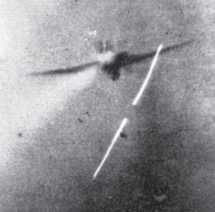 Trong số 51 máy bay của Không lực Hải quân Đế quốc Nhật Bản (IJNAF) bị phi đội VF-2 của tàu sân bay Hornet bắn rơi trong ngày 19 tháng 6, có ba chiếc B6N “Jill” – máy bay ném ngư lôi. Một chiếc trong số đó được Trung úy (chuẩn) Nolan Harrigan ghi nhận là chiến công thứ ba và cũng là cuối cùng của ông, trong khi hai chiếc còn lại được ghi công cho Trung úy (chuẩn) “Danny” Carmichael – người này cũng bắn hạ một chiếc “Zeke” (A6M Zero) trong cùng phi vụ. Bức ảnh mờ này được trích từ phim ghi hình của camera súng gắn trên máy bay của Carmichael, cho thấy một chiếc “Jill” đang kéo theo khói sau khi bị trúng loạt đạn từ sáu khẩu súng máy 0,50 inch của ông.