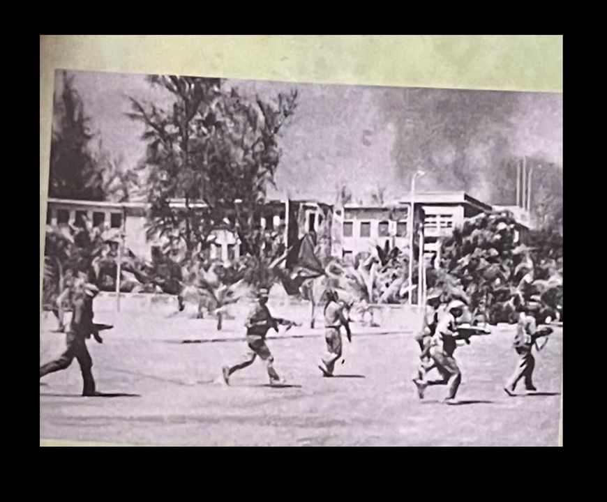 Trưa 7/1/1979 các lực lượng vũ trang cách mạng Campuchia cung quân tình nguyện Việt Nam tiến vào giải phong thủ đô Phnom Penh (Anh: TTXVN)