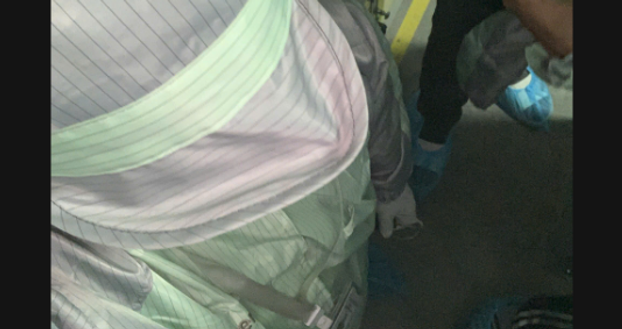 Tôi cùng bộ đồ công nhân.