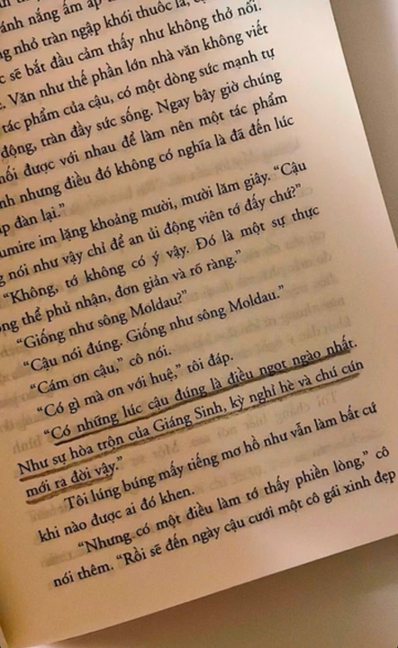 <i>"Có những lúc cậu đúng là điều ngọt ngào nhất"</i>