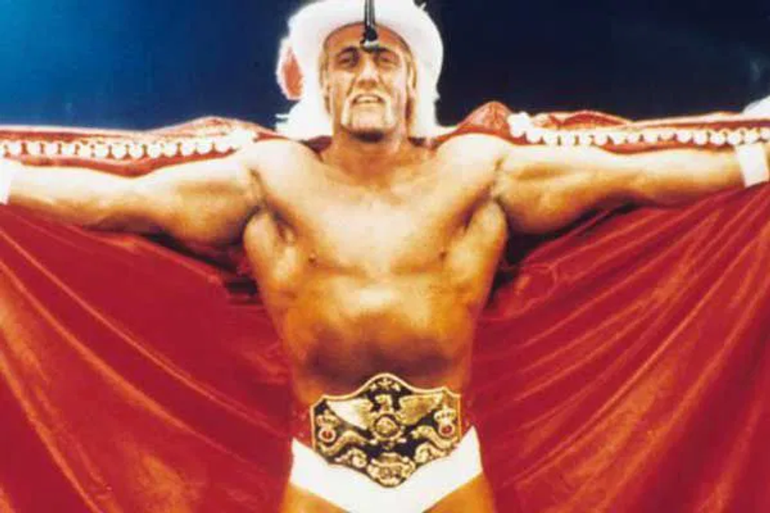 Vai diễn "Thunderlips" của Hogan trong bom tấn hành động Hollywood Rocky III đã đưa tên tuổi Hulk Hogan vượt ra khỏi phạm vi người hâm mộ đấu vật, biến ông thành một gương mặt quen thuộc với công chúng và góp phần nâng tầm ông thành một siêu sao quốc tế