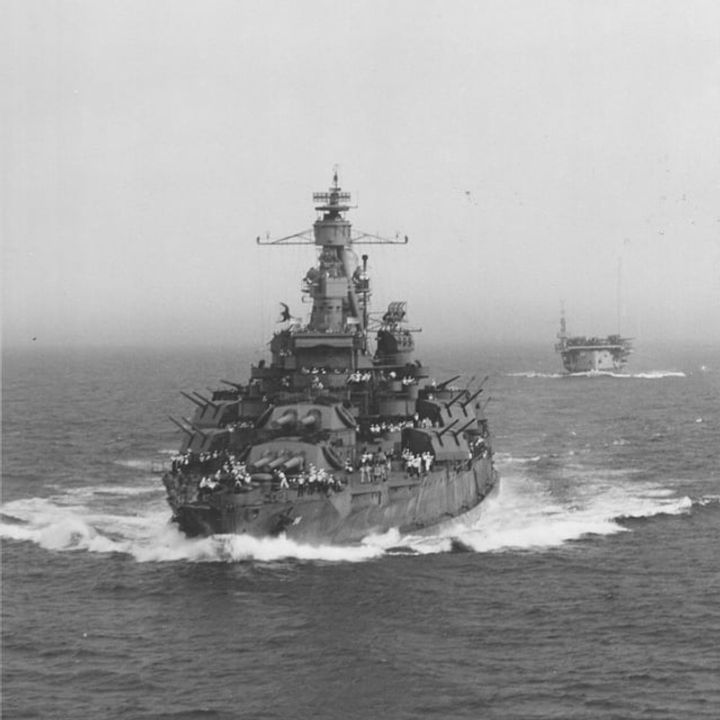 USS Nevada (BB-36) vào năm 1943 sau khi sửa chữa hư hại từ Trân Châu cảng. (Operação Landcrab) 